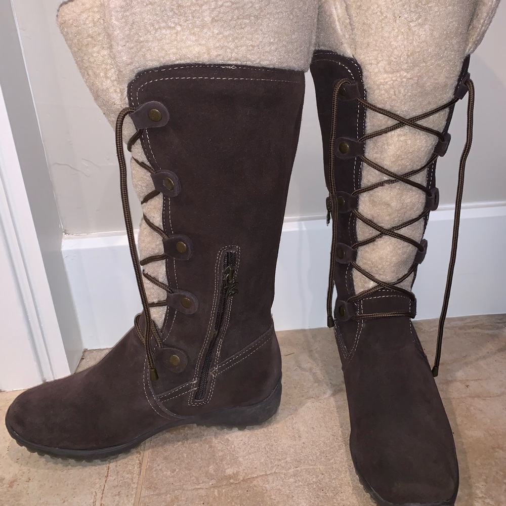 Brilliant Brown Suede Snow Boots